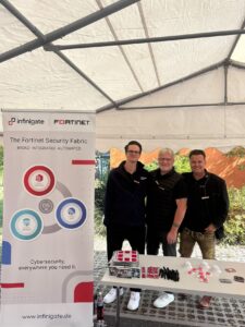 Infinigate und Fortinet Stand bei der arados Wiesn 2026